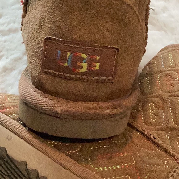 Ugg Graphic Stitch Logo boots - Picture 8 of 10